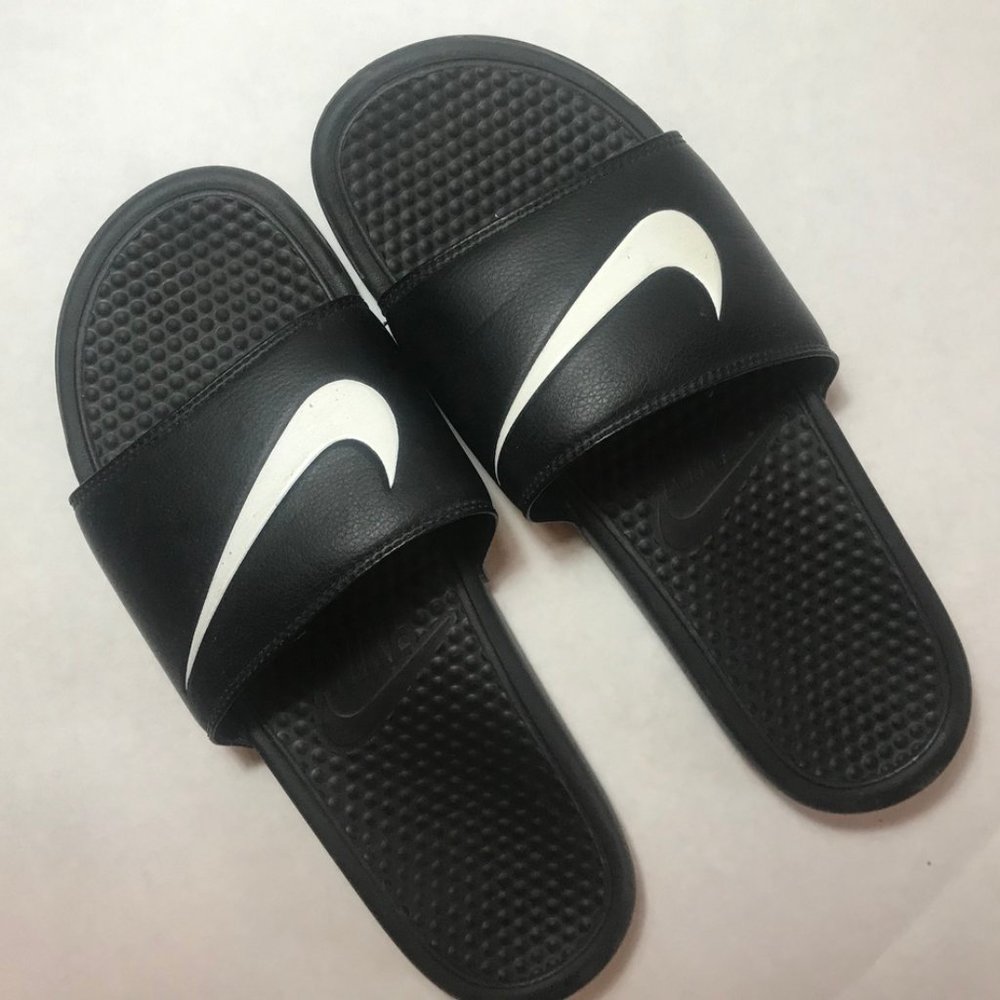Black Nike Men's Slides